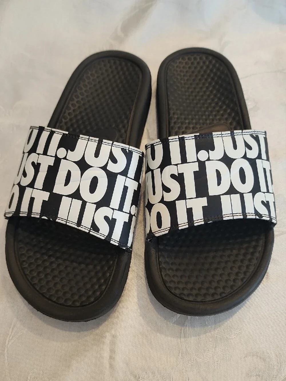 Nike Black & White 'Just Do It' Slide Sandals - Fantastic Condition- Size 9 [V1]